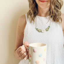 Load image into Gallery viewer, Breastfeeding & Teething Necklace - Daisy Chain Dhalia Bloom