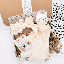 Load image into Gallery viewer, Girls Snuggle Box - Mama Bear and Cubs ltd