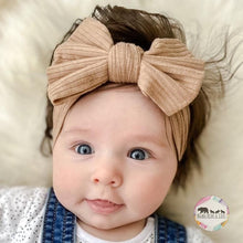 Load image into Gallery viewer, Ribbed Bow Box - Mama Bear and Cubs ltd