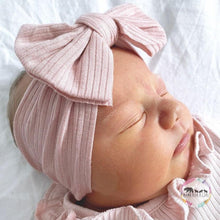 Load image into Gallery viewer, Ribbed Bow Box - Mama Bear and Cubs ltd