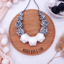 Load image into Gallery viewer, Breastfeeding &amp; Teething Necklace Monochrome Necklace - Black
