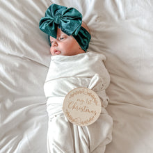 Load image into Gallery viewer, Xmas Bow &amp; Disc Bundle (other designs available)
