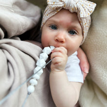 Load image into Gallery viewer, Breastfeeding &amp; Teething Necklace - Speckled
