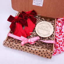 Load image into Gallery viewer, Girls Valentines Mini Love Box - Mama Bear and Cubs ltd
